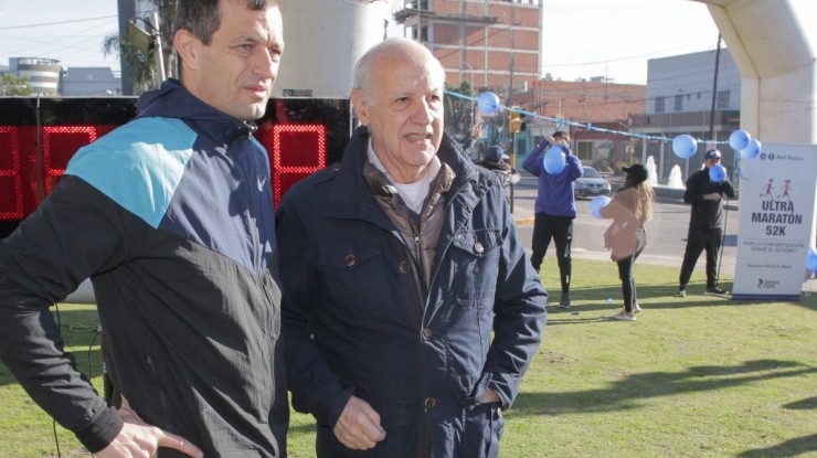 Roberto Lavagna junto a “Bali” Bucca en la Maratón por el Autismo